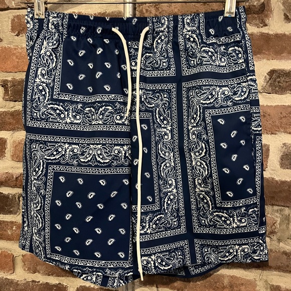 2/$15 Shein Blue Paisley Shorts Size Small - Picture 2 of 8